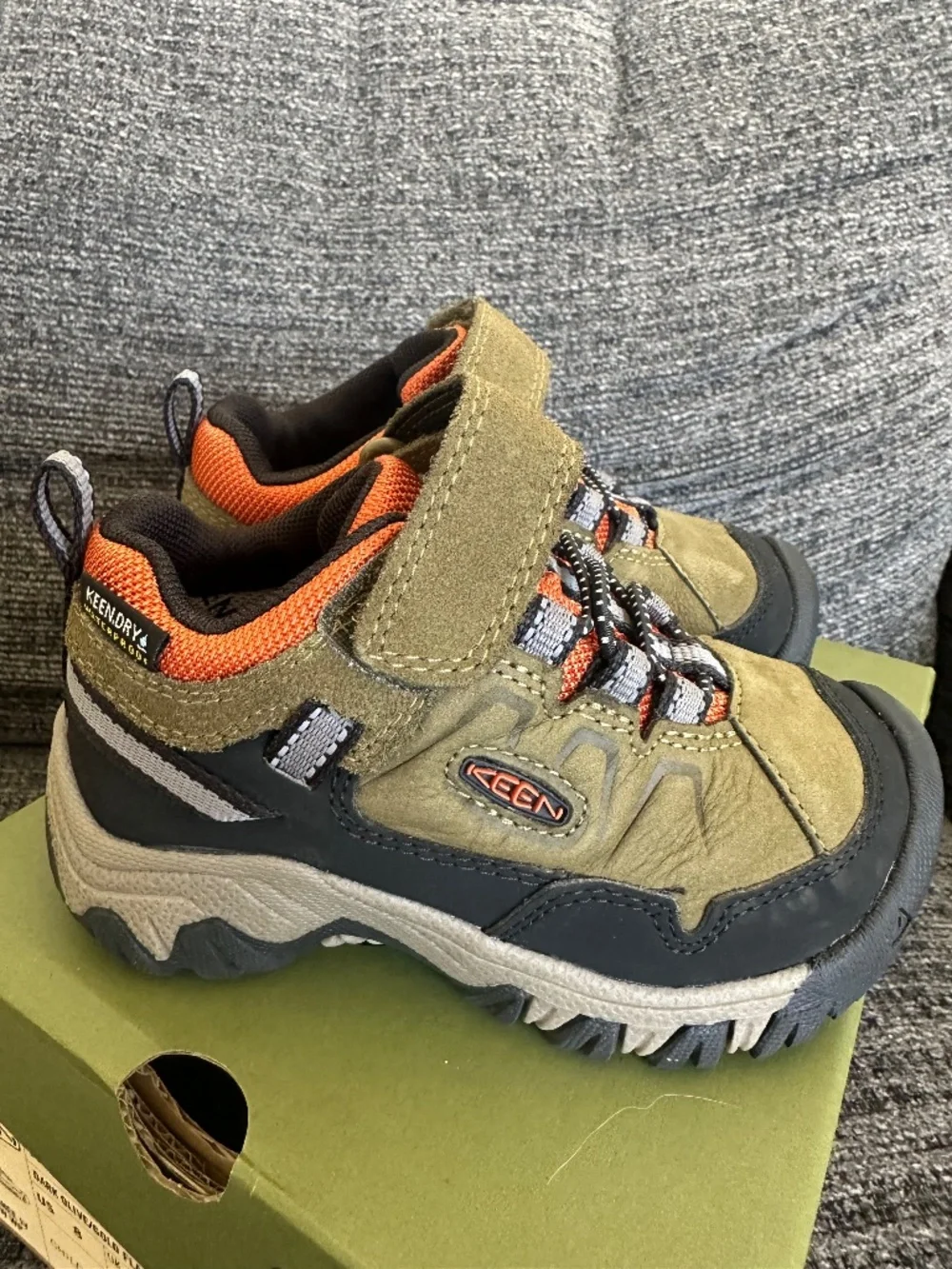 KEEN Targhee IV Waterproof Hiking Shoes, Little Kids Size 8